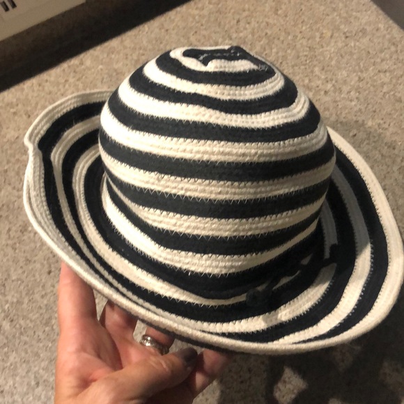 Hat - Picture 3 of 3